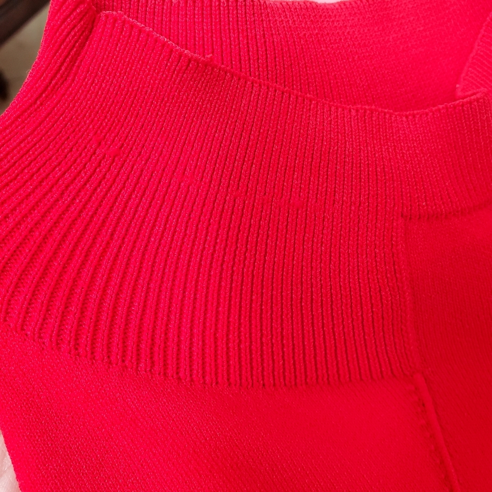 COS red top - Picture 4 of 5